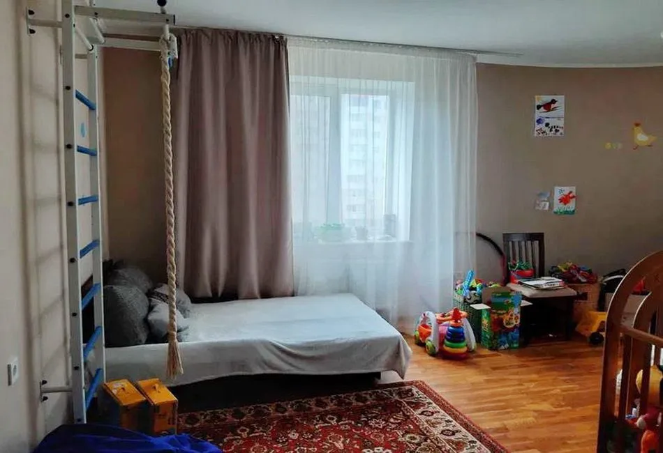 Продається комунальна квартира