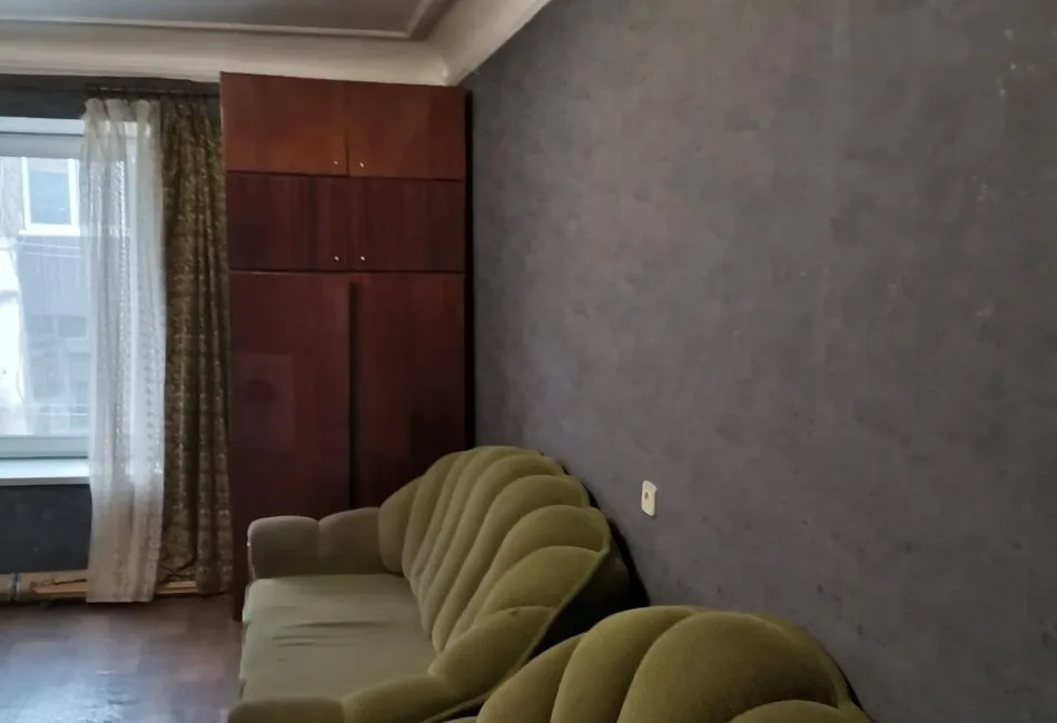 Продається комунальна квартира